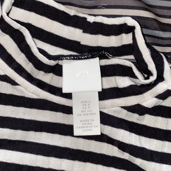 Black/white stripped, long-sleeve shirt from H&M - Picture 3 of 4